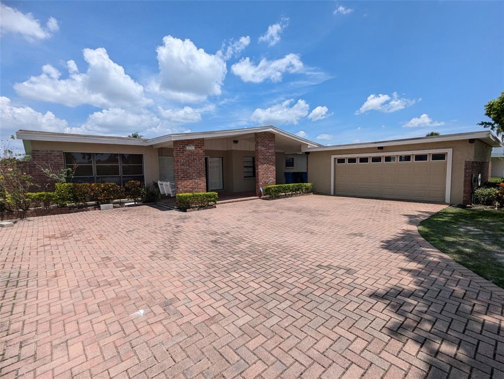 Picture of 3931 E Eden Roc Circle, Tampa, FL 33634