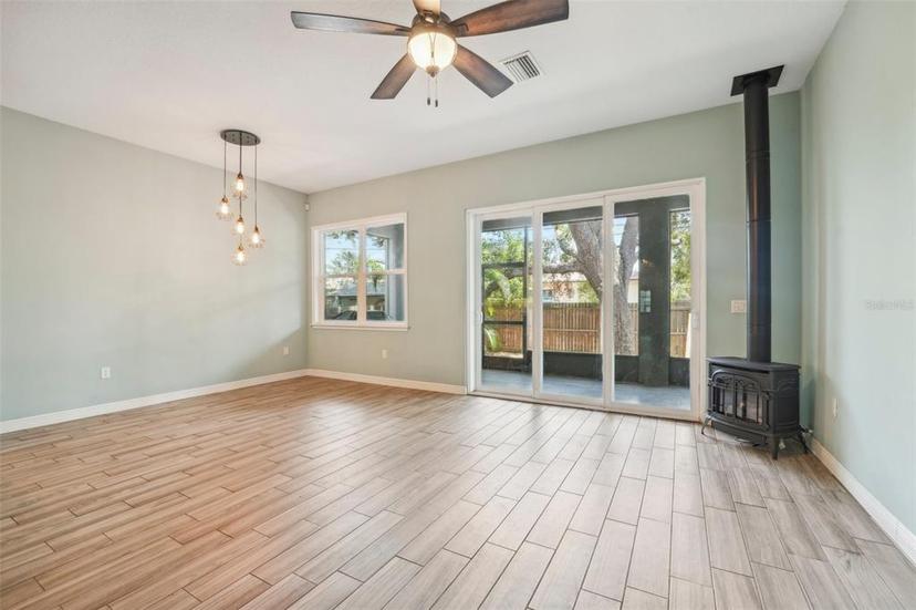 Picture of 131 Pennsylvania Avenue, Palm Harbor FL 34683