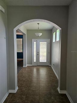 Picture of 2404 Pickford Circle, Apopka, FL 32703