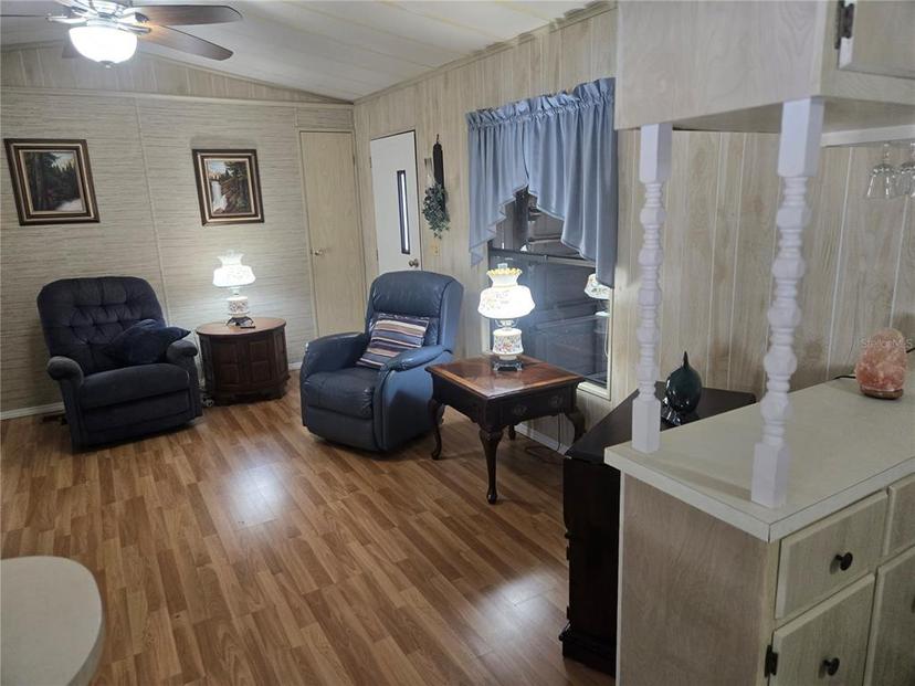 Picture of 1710 7Th Street Sw Unit 103, Ruskin FL 33570