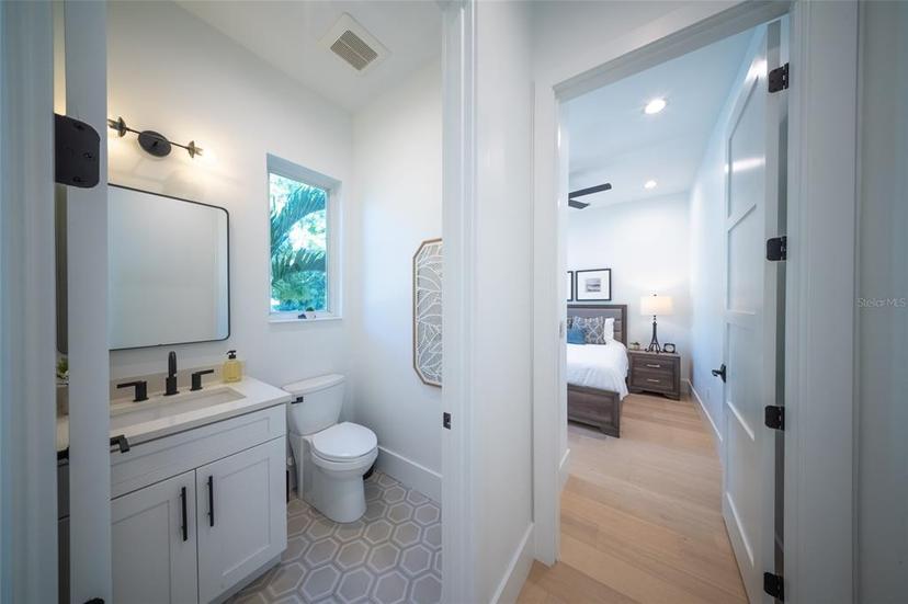 Picture of 2446 Floyd Street, Sarasota FL 34239