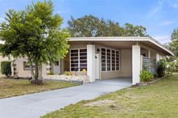 Picture of 1113 Oakland Circle, Tavares, FL 32778