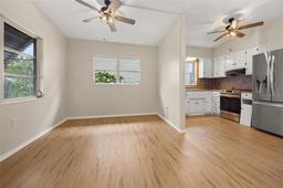 Picture of 1113 Oakland Circle, Tavares, FL 32778