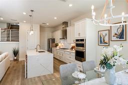 Picture of 725 Anegada Lane, Sarasota, FL 34234