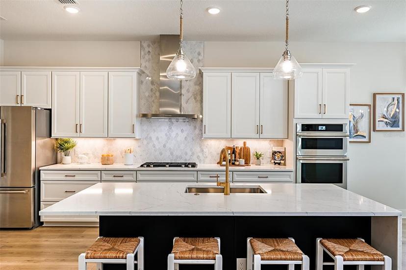 Picture of 725 Anegada Lane, Sarasota FL 34234
