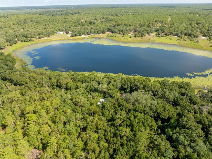 Picture of 250 W West Lake Drive, Hawthorne FL 32640