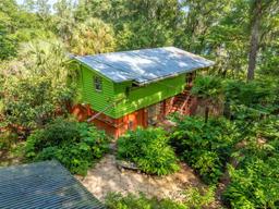Picture of 250 W West Lake Drive, Hawthorne, FL 32640