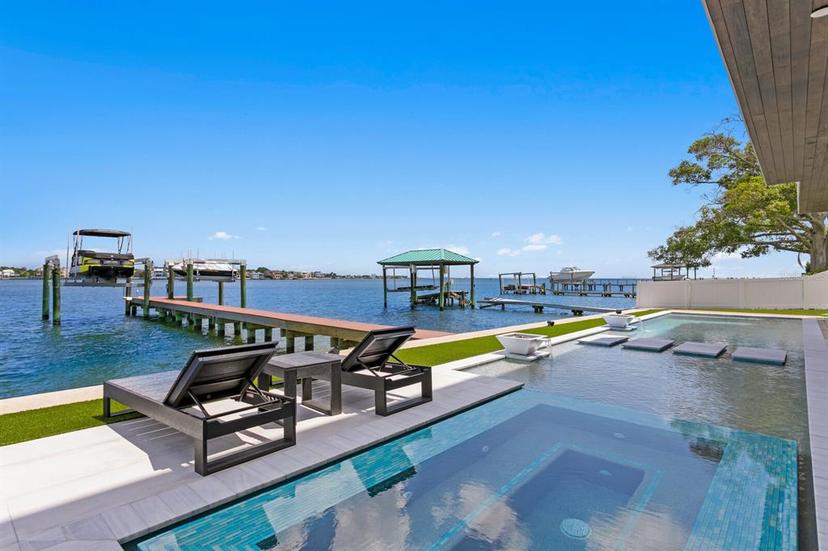 Picture of 20 Sandpiper Road, Tampa FL 33609