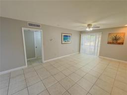 Picture of 1700 SW 16Th Court Unit B7, Gainesville, FL 32608