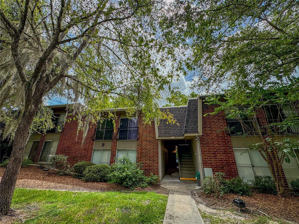 Picture of 1700 SW 16Th Court Unit B7, Gainesville, FL 32608