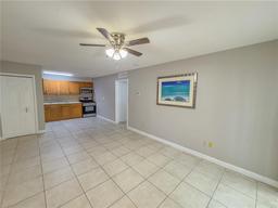 Picture of 1700 SW 16Th Court Unit B7, Gainesville, FL 32608