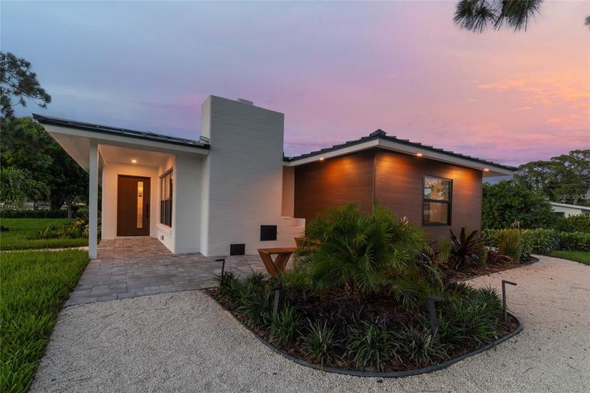 Picture of 301 Aurora Street E, Venice FL 34285