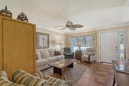 Picture of 773 N Jefferson Avenue Unit 773, Sarasota, FL 34237