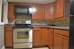 Picture of 647 S Delaware Avenue, Deland, FL 32720