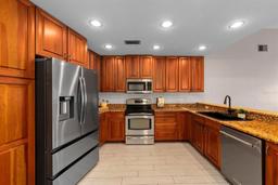 Picture of 2618 Crestfield Drive, Valrico, FL 33596