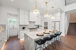 Picture of 1783 Bayview Drive, Sarasota, FL 34239