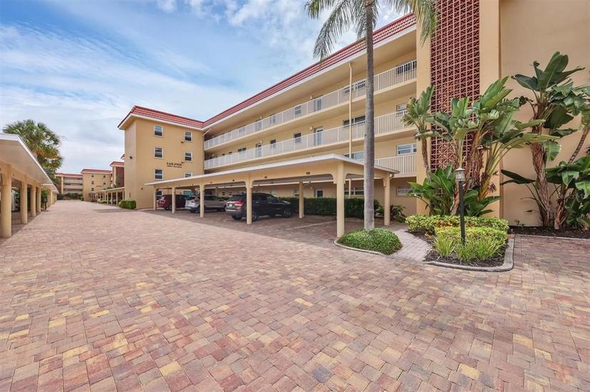 Picture of 1300 N Portofino Drive Unit 208, Sarasota FL 34242