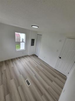 Picture of 13737 60Th Street N, Clearwater, FL 33760