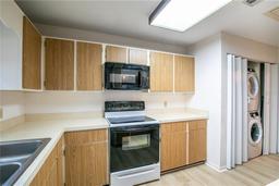 Picture of 832 S Hill Avenue Unit 10, Deland, FL 32724