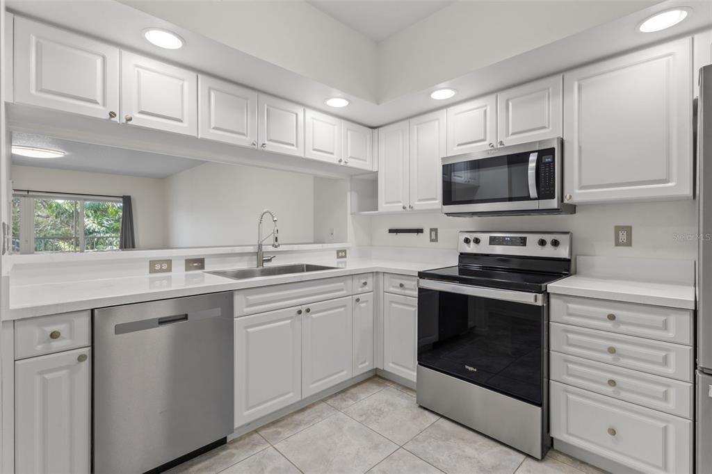 Picture of 960 Starkey Road Unit 5203, Largo, FL 33771