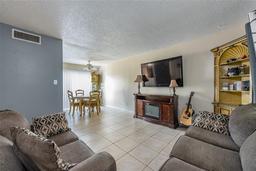 Picture of 807 Hunters Court, Brandon, FL 33511