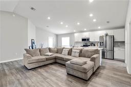 Picture of 102 Eagle Summit Drive, Ruskin, FL 33570