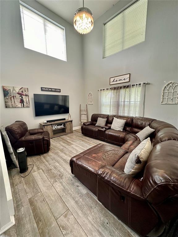 Picture of 18135 Canal Pointe Street, Tampa FL 33647