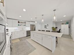 Picture of 920 N Osceola Avenue Unit 201, Clearwater, FL 33755