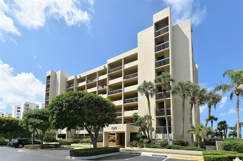 Picture of 1045 Gulf Of Mexico Drive Unit 403, Longboat Key FL 34228