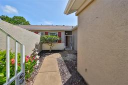 Picture of 633 Tremont Greens Lane Unit 16, Sun City Center, FL 33573