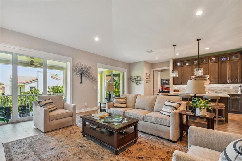 Picture of 18 Franklin Court S Unit A, St Petersburg FL 33711