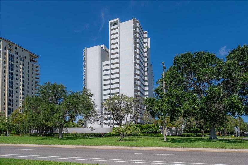 Picture of 4141 Bayshore Boulevard Unit 1003, Tampa FL 33611