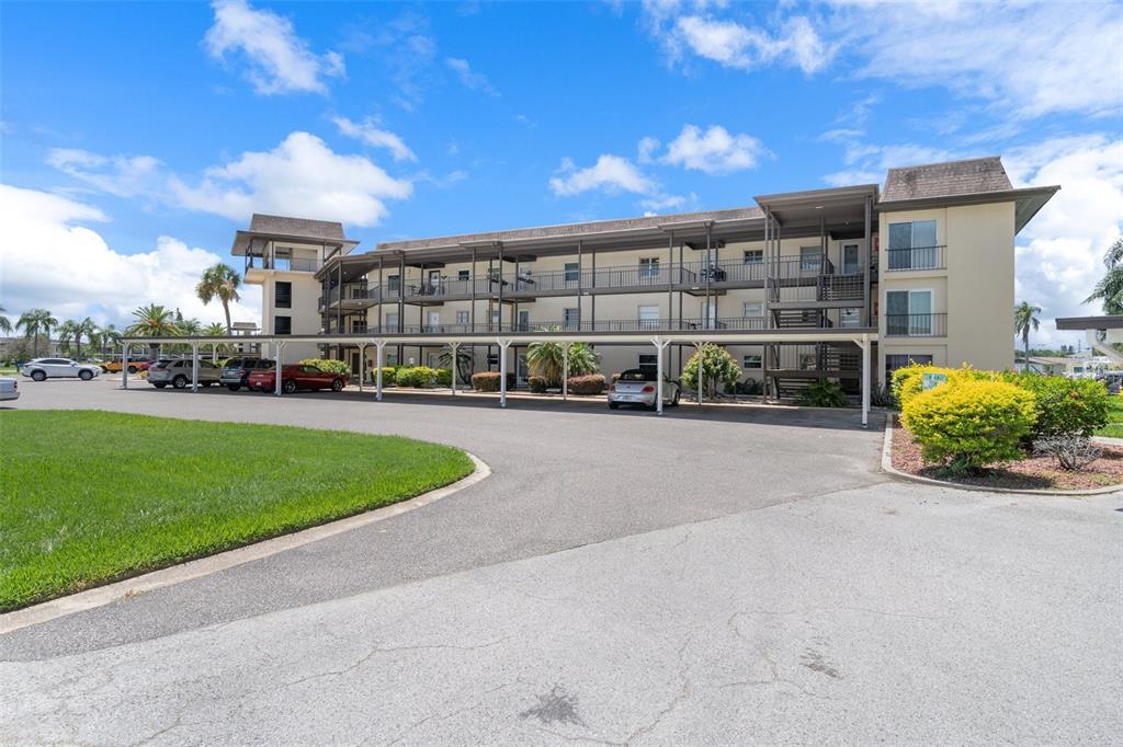 Picture of 4632 Marine Parkway Unit 302, New Port Richey, FL 34652