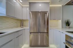 Picture of 105 4Th Avenue Ne Unit 215, St Petersburg, FL 33701