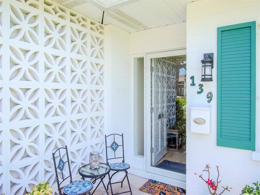 Picture of 139 Field Avenue E Unit 139, Venice FL 34285