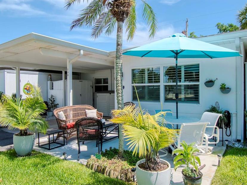 Picture of 139 Field Avenue E Unit 139, Venice FL 34285