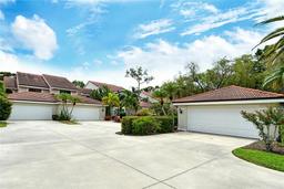Picture of 7673 Fairway Woods Drive Unit 706, Sarasota, FL 34238
