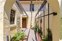 Picture of 1111 Lakeshore Drive Unit A3, Eustis, FL 32726
