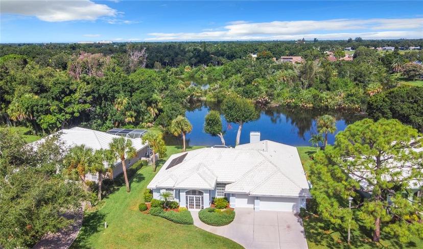 Picture of 490 Lake Of The Woods Drive, Venice FL 34293