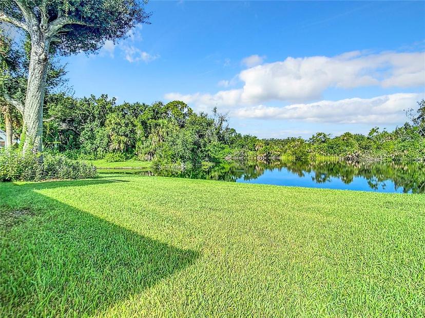 Picture of 490 Lake Of The Woods Drive, Venice FL 34293