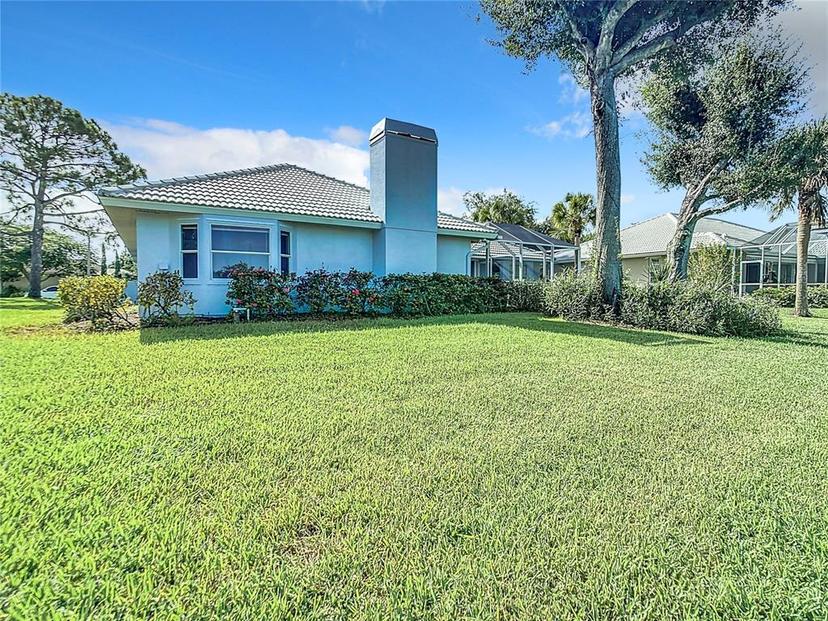Picture of 490 Lake Of The Woods Drive, Venice FL 34293