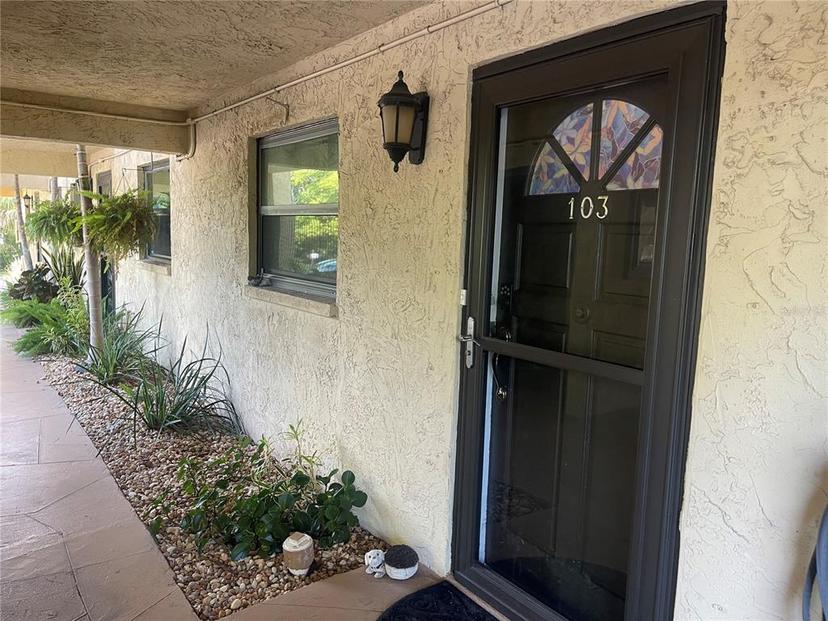 Picture of 1650 Pine Tree Lane Unit 103, Sarasota FL 34236