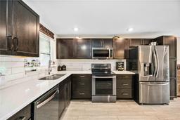 Picture of 1650 Pine Tree Lane Unit 103, Sarasota, FL 34236