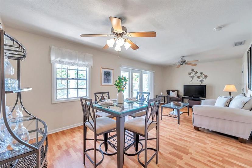 Picture of 5157 Beach Drive Se Unit C, St Petersburg FL 33705