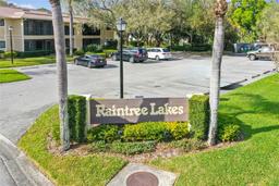 Picture of 11812 Raintree Lake Lane Unit B, Tampa, FL 33617