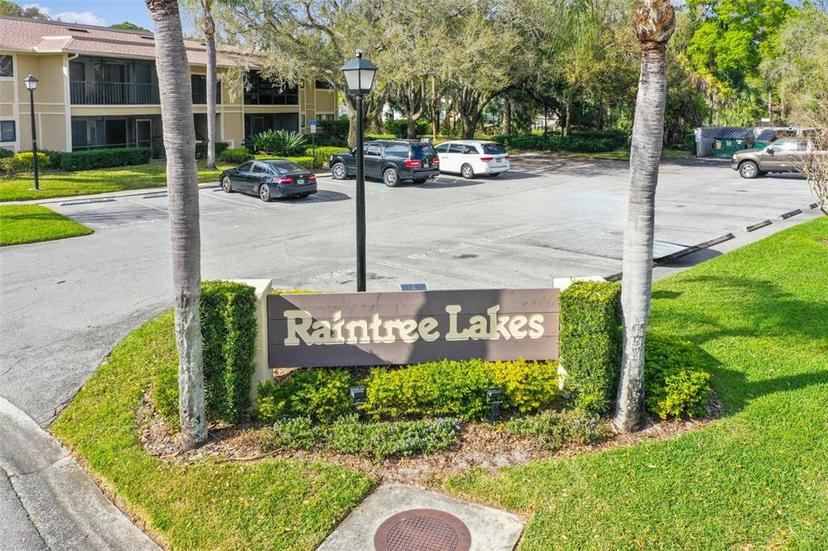 Picture of 11812 Raintree Lake Lane Unit B, Tampa FL 33617