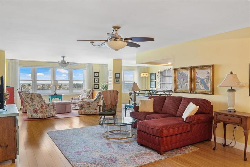Picture of 5200 Brittany Drive S Unit 602, St Petersburg FL 33715