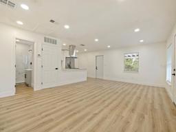Picture of 8614 Tupelo Drive, Tampa, FL 33637