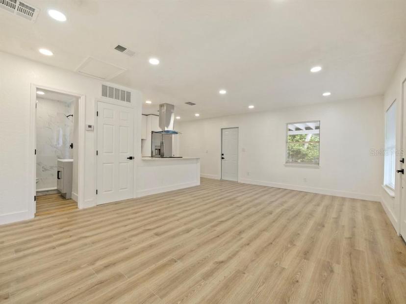 Picture of 8614 Tupelo Drive, Tampa FL 33637