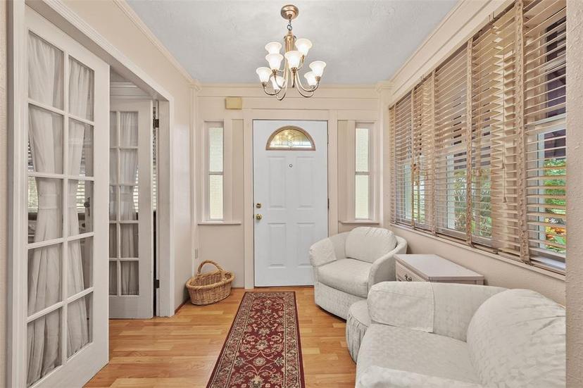 Picture of 1501 28Th Avenue N, St Petersburg FL 33704